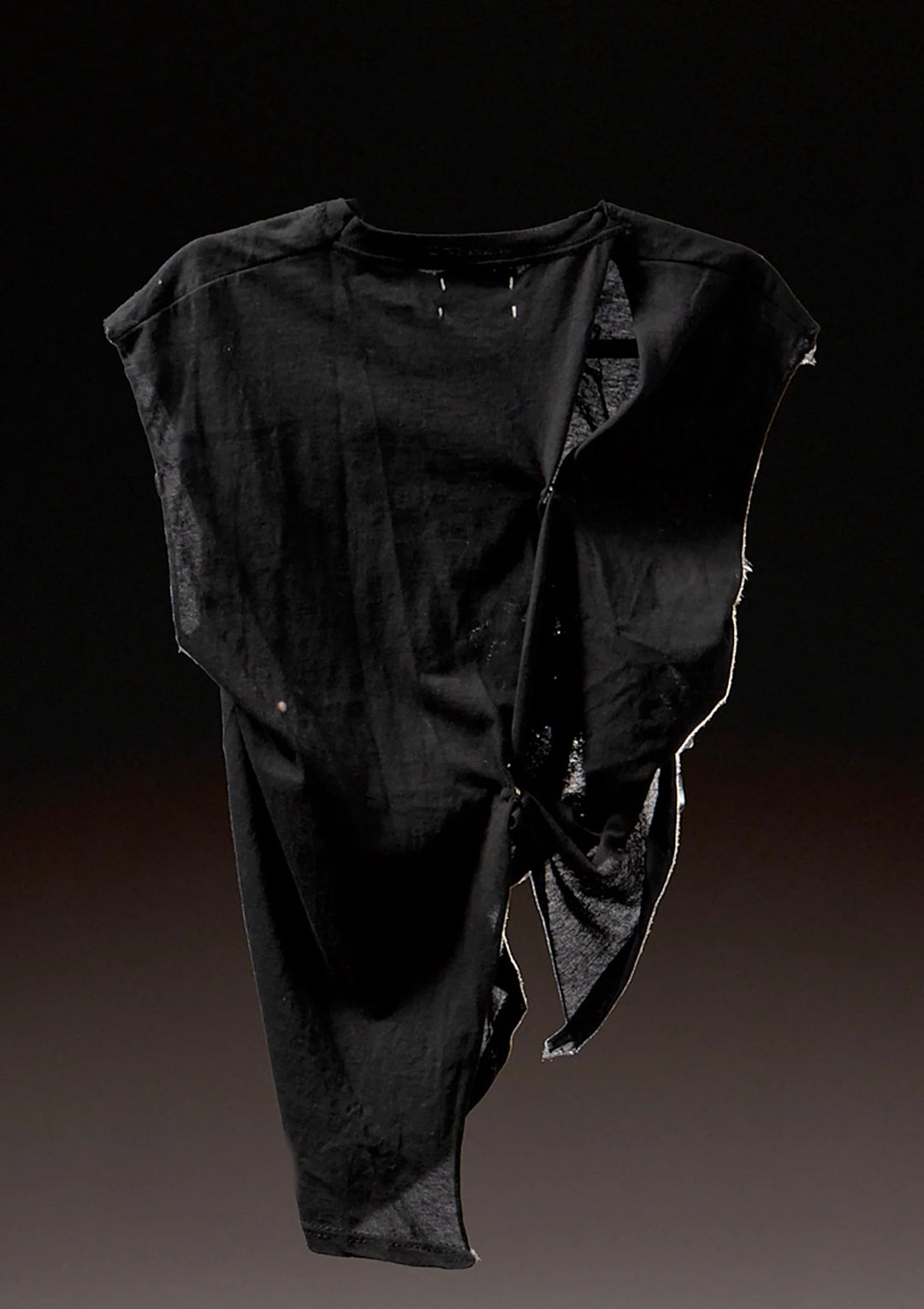 ASYMMETRICAL BLACK T-SHIRT