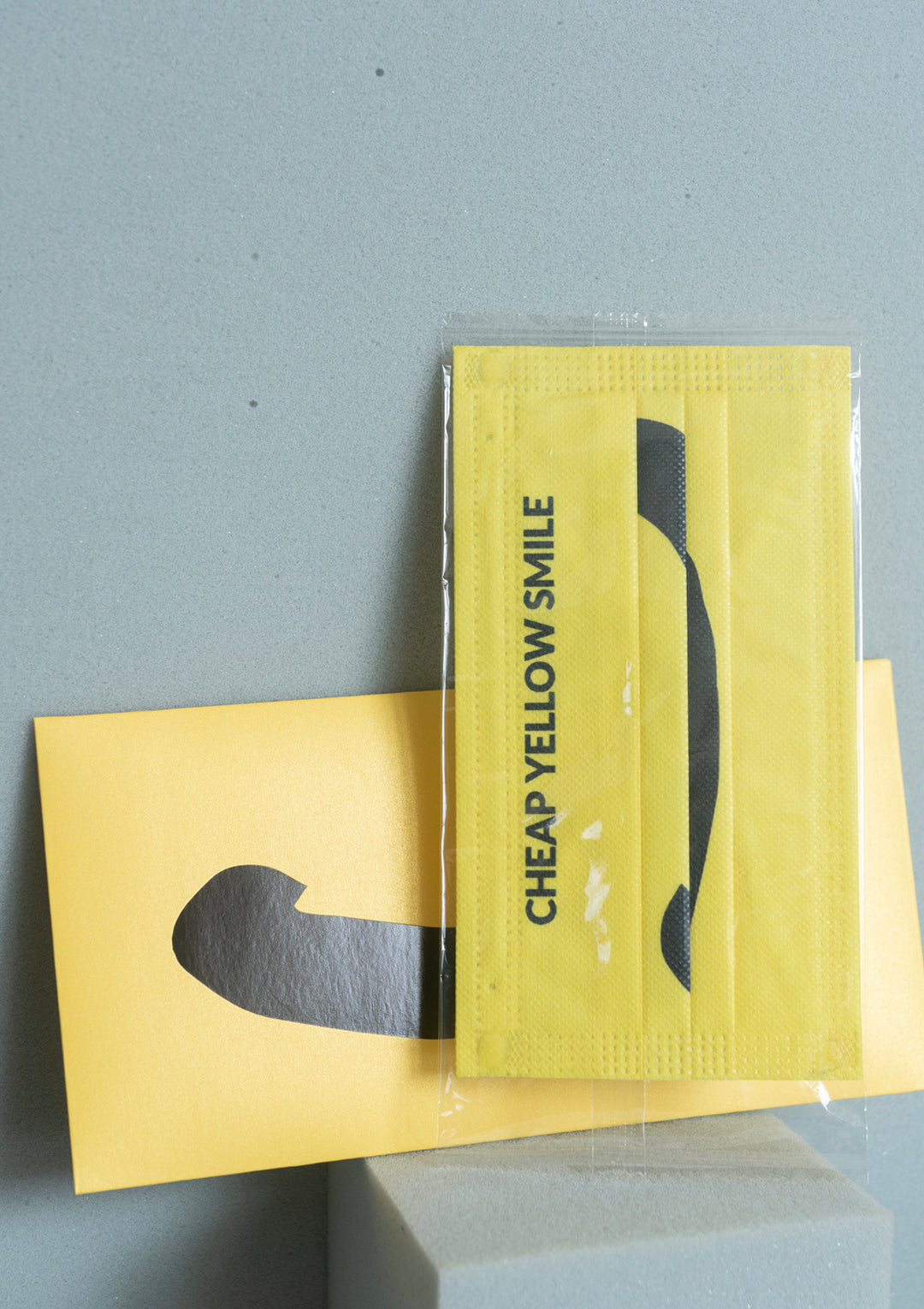 TISSUE ISSUE ISS.006 Cheap; Yellow; Smile / 廉价;黄色;笑脸