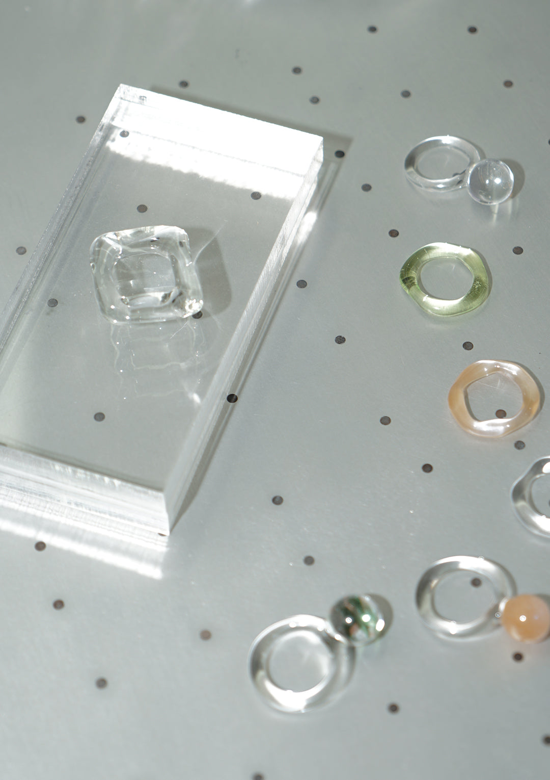 Glass Cube Band