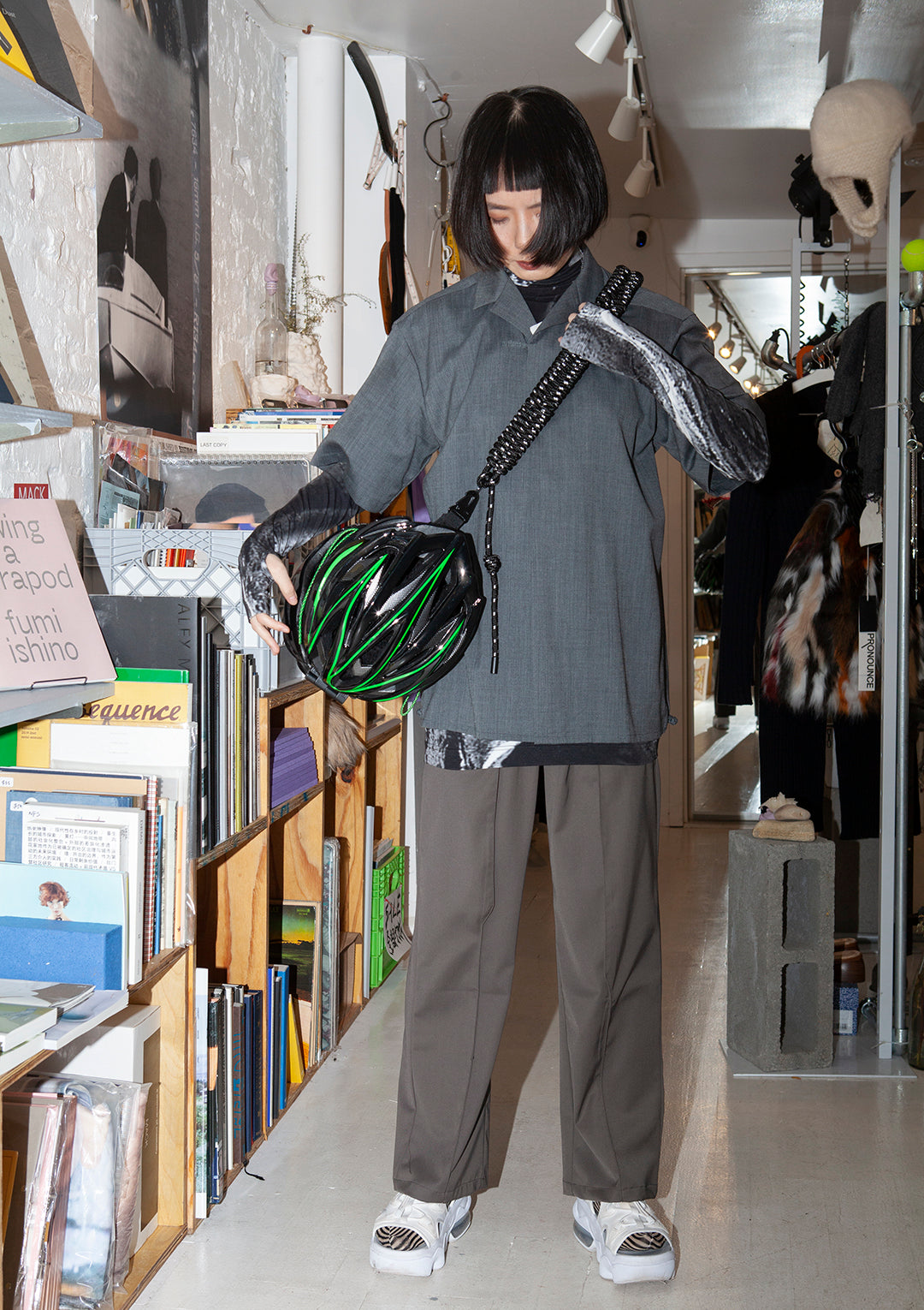 NUTEMPEROR Xenotransplantation Project YinYin bag 022 Black & Green
