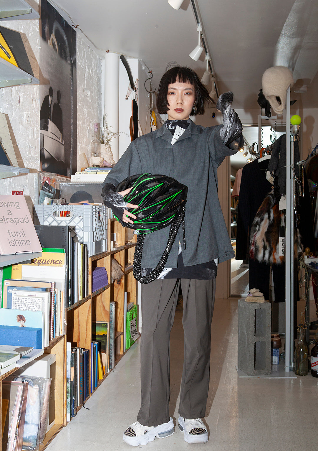 NUTEMPEROR Xenotransplantation Project YinYin bag 022 Black & Green