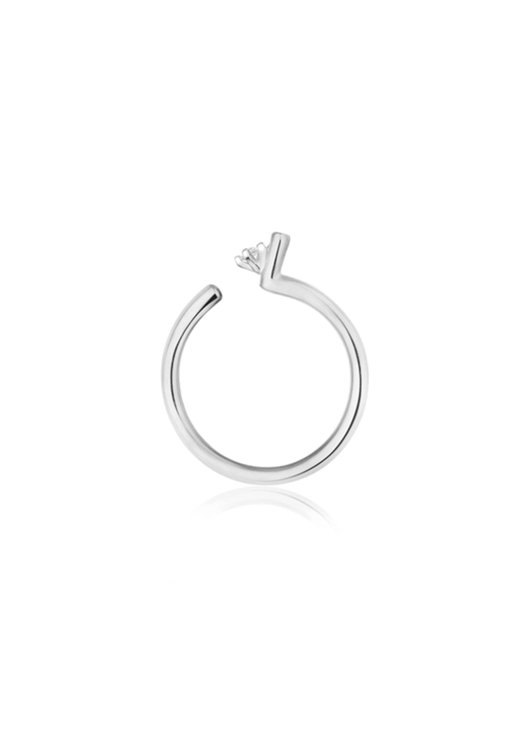 Slanting prong setting ring with zircon