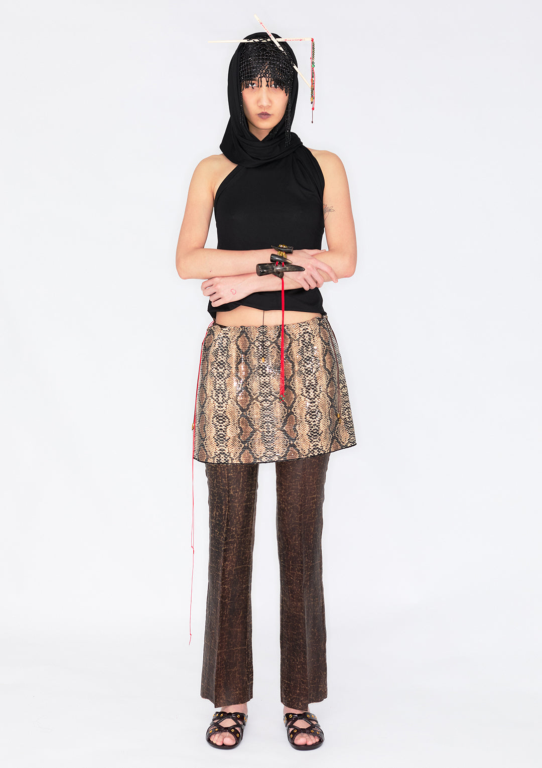 LUCKY KNOT MONK TOP