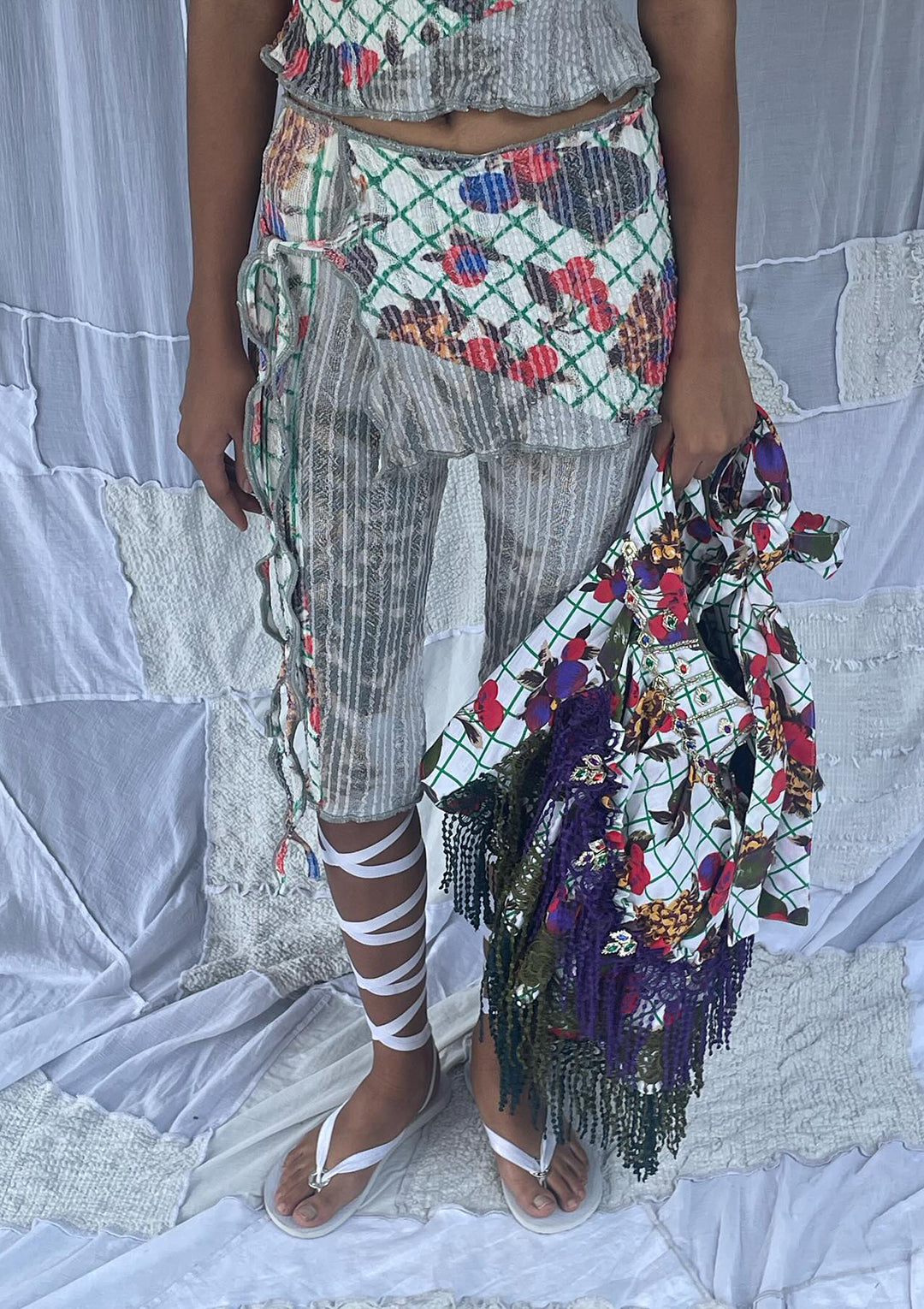 TABLECLOTH STRETCH WEAVE MINI SKIRT OVER CAPRI PANTS