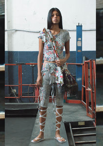TABLECLOTH STRETCH WEAVE MINI SKIRT OVER CAPRI PANTS