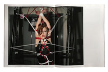 Yan Morvan Archive No. 5: Fétiches girls, 2002