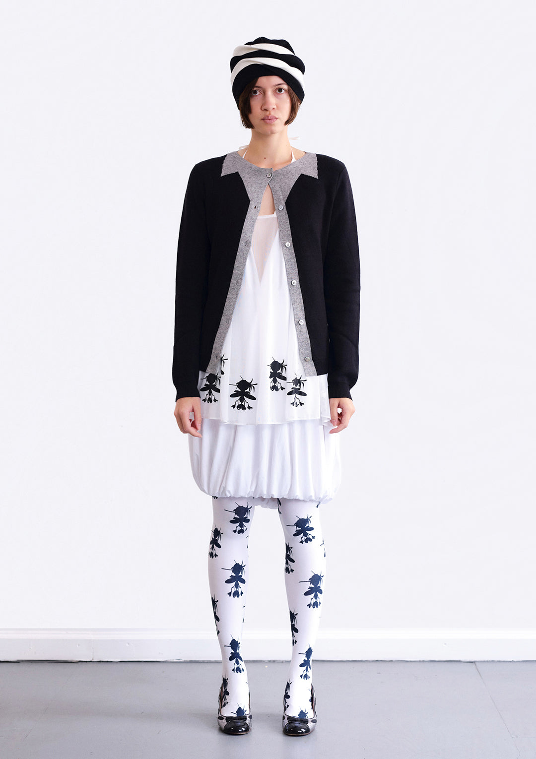 Graphic Collar Cardigan - Black/Gray