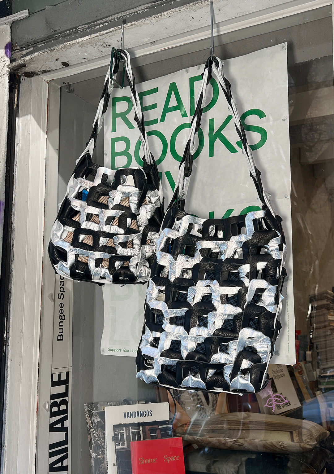 Medium Links Tote - LICORICE