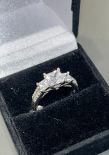 Engagement Earring