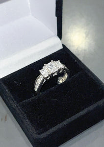 Engagement Earring