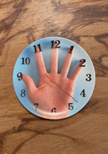 Palm Clock Plate / 手掌時鐘盤子